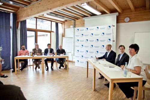 010-12-07-2018 Uebergabe Positionspapier GV DM